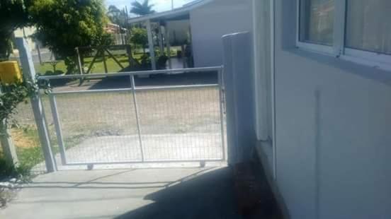Kitnet K1 Em Torres-Rs - Na Mais Bela Praia Gaucha - Cozinha - Banheiro - Ar Condicionado - Smart Tv 32' - Wi-Fi - Anfitria Superhost No Bnb Exterior photo