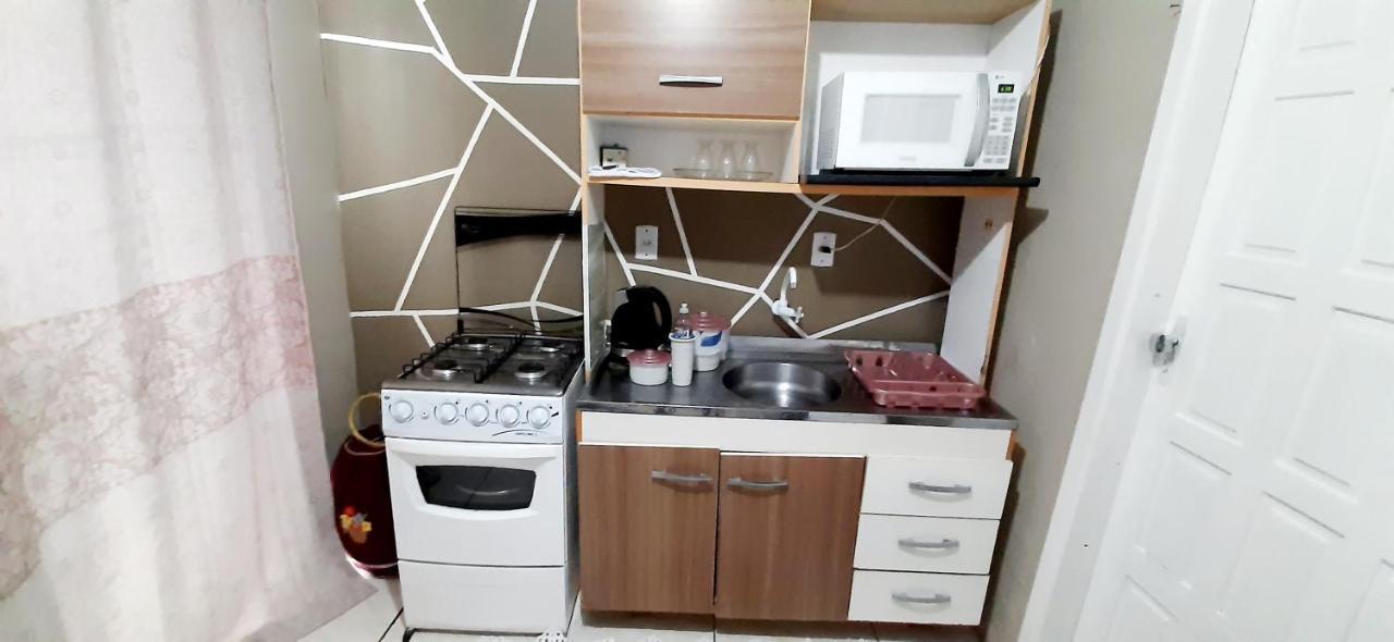 Kitnet K1 Em Torres-Rs - Na Mais Bela Praia Gaucha - Cozinha - Banheiro - Ar Condicionado - Smart Tv 32' - Wi-Fi - Anfitria Superhost No Bnb Exterior photo