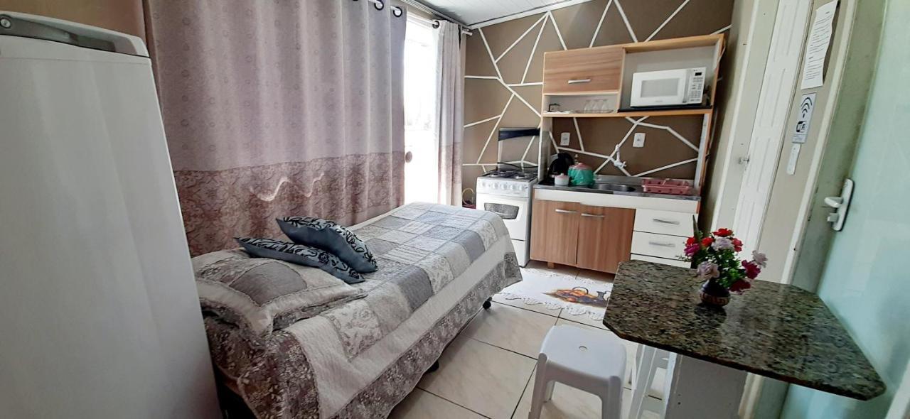Kitnet K1 Em Torres-Rs - Na Mais Bela Praia Gaucha - Cozinha - Banheiro - Ar Condicionado - Smart Tv 32' - Wi-Fi - Anfitria Superhost No Bnb Exterior photo