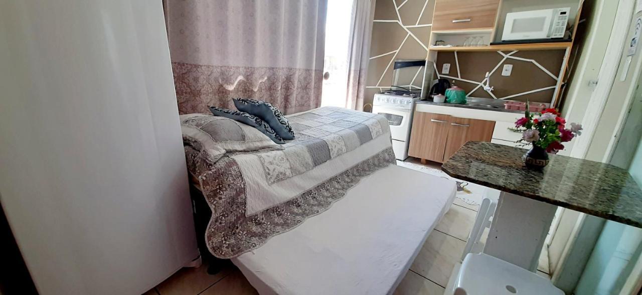Kitnet K1 Em Torres-Rs - Na Mais Bela Praia Gaucha - Cozinha - Banheiro - Ar Condicionado - Smart Tv 32' - Wi-Fi - Anfitria Superhost No Bnb Exterior photo