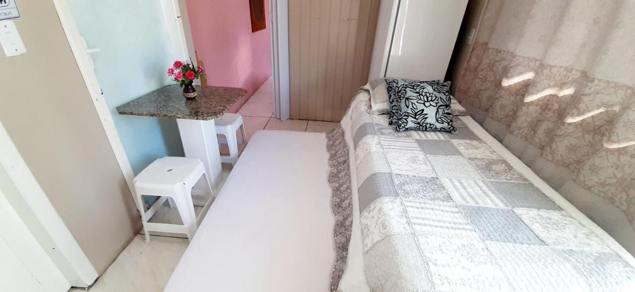 Kitnet K1 Em Torres-Rs - Na Mais Bela Praia Gaucha - Cozinha - Banheiro - Ar Condicionado - Smart Tv 32' - Wi-Fi - Anfitria Superhost No Bnb Exterior photo