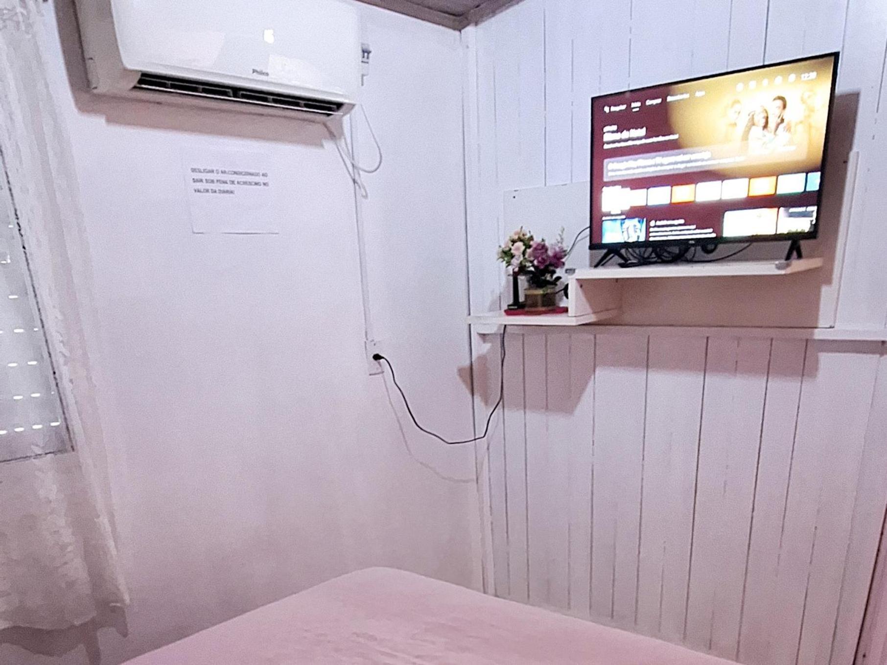 Kitnet K1 Em Torres-Rs - Na Mais Bela Praia Gaucha - Cozinha - Banheiro - Ar Condicionado - Smart Tv 32' - Wi-Fi - Anfitria Superhost No Bnb Exterior photo